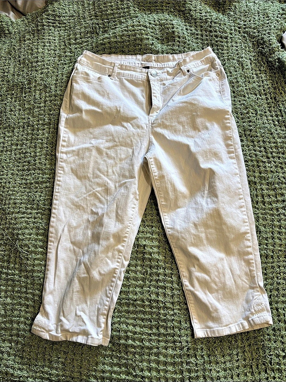 Cropped Capris Pants in White